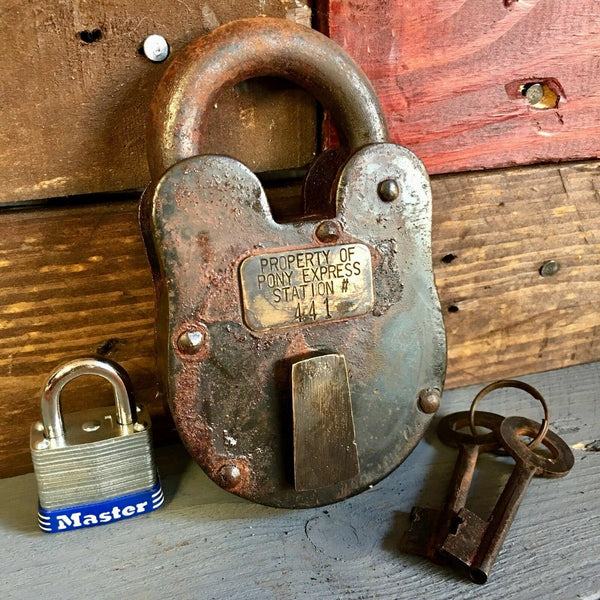 Pony Express XL 3" x 5" Cast Iron Lock & Keys, Rusty Antique Finish