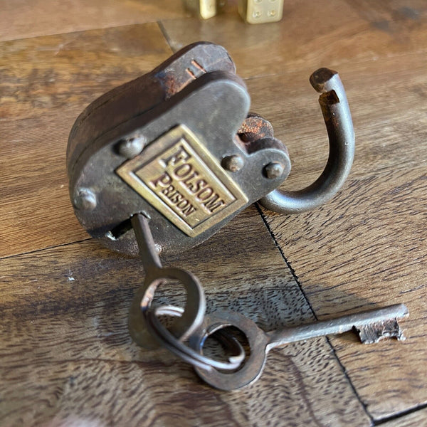 Folsom Prison Cast Iron Lock With 2 Keys Works Perfectly- Free Ship! Padlock