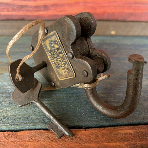 Yuma Territorial Prison Working Cast Iron Lock W/ 2 Keys W/ Rusty Antique Finish