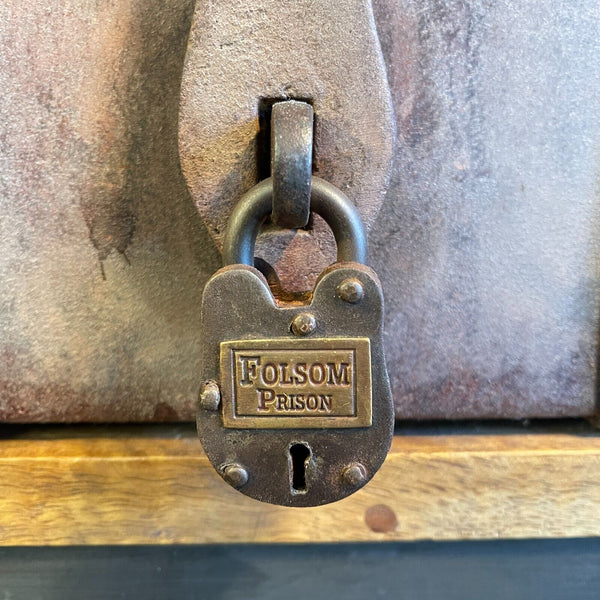 Folsom Prison Cast Iron Lock With 2 Keys Works Perfectly- Free Ship! Padlock