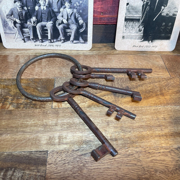 Iron Jailer Keys (5) Old West Vintage Style Antique Finish 5 Keys and Key Ring