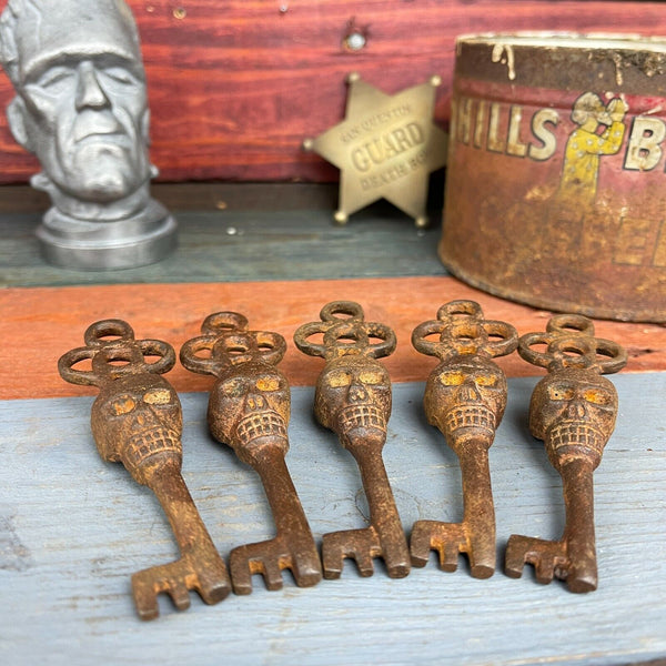 Skull Keys, 5 Heavy Cast Iron Key Set, 3-D Skull W/ Antique Finish