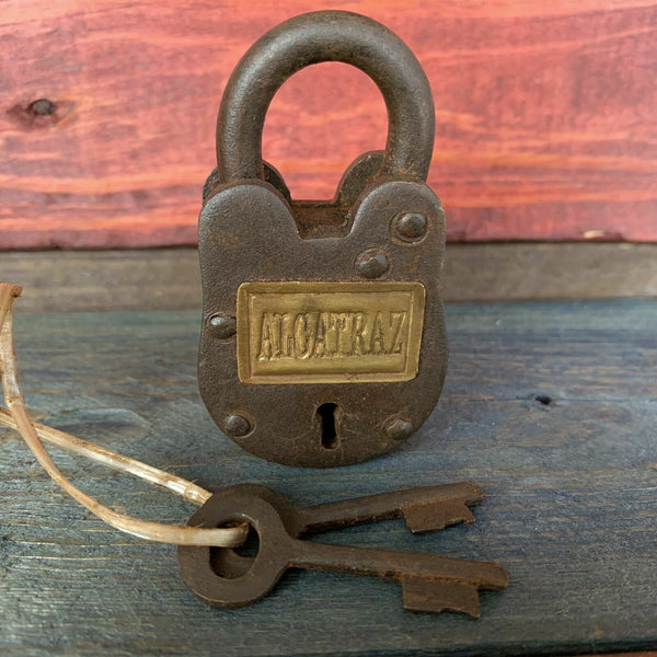 Alcatraz Prison Working Cast Iron Lock W/ 2 Keys W/ Rusty Antique Finish