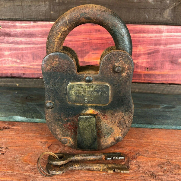 Leavenworth Federal Prison 3" x 5" Cast Iron Working Lock & Keys Antique Finish