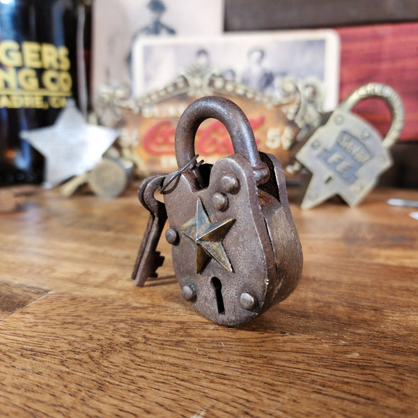 Lone Star Texas Gate Lock With Working Keys & Antique Finish