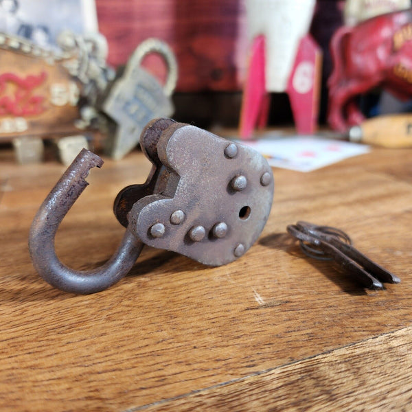 Lone Star Texas Gate Lock With Working Keys & Antique Finish