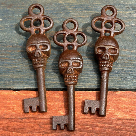 Skull Keys Cast Iron Set Of 3 Antique Distressed Finish Novelty Decor