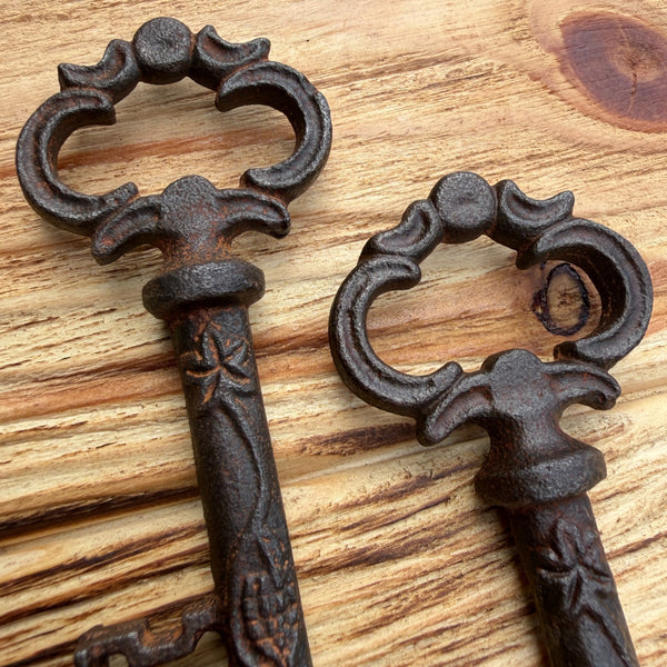 Victorian Mansion Keys Set of 2 Cast Iron 4" Antique Style Home Decor
