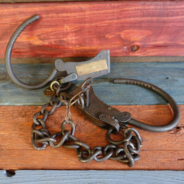 Alcatraz San Francisco Prison Iron Adjustable Handcuffs With Chain & Antique Finish